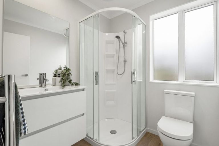 Photo of property in 30 Wyoming Avenue, Murrays Bay, Auckland, 0630