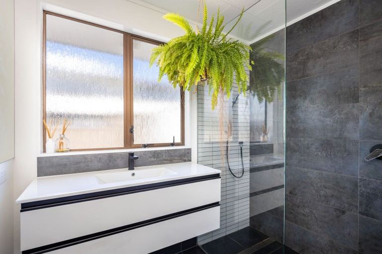 Photo of property in 10 Salcombe Terrace, Welbourn, New Plymouth, 4312