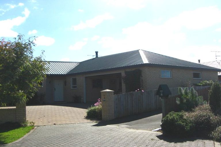 Photo of property in 8 Alpine Close, Mosgiel, 9024