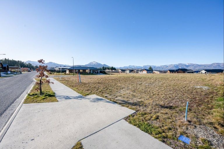 Photo of property in 28 Pounamu Avenue, Albert Town, 9305