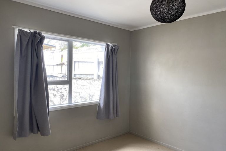 Photo of property in 1/61a Strid Road, Te Atatu South, Auckland, 0610