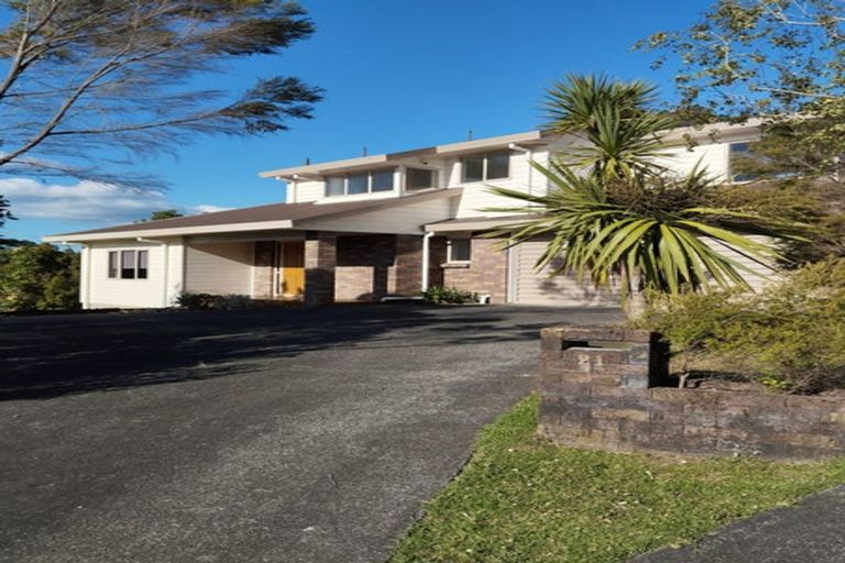 Photo of property in 21 Redfern Lane, Glenfield, Auckland, 0629