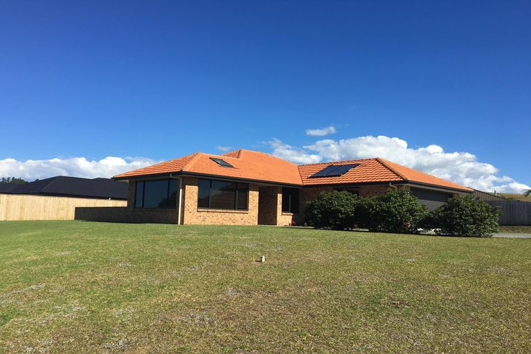 Photo of property in 2 Mooring Close, Haruru, 0204