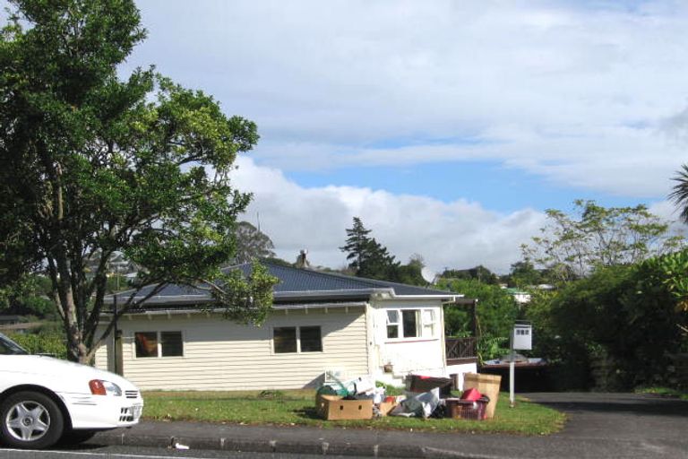Photo of property in 157 View Road, Sunnyvale, Auckland, 0612