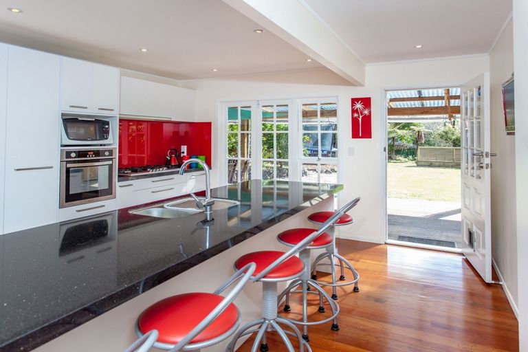 Photo of property in 5 Tane Road, Laingholm, Auckland, 0604