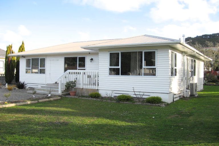 Photo of property in 44 Main Road, Wainuiomata, Lower Hutt, 5014