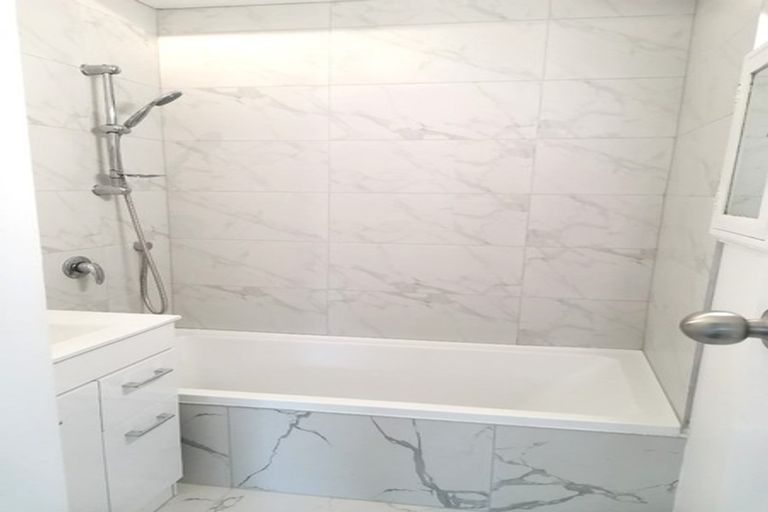 Photo of property in 35 Hanson Grove, Stokes Valley, Lower Hutt, 5019