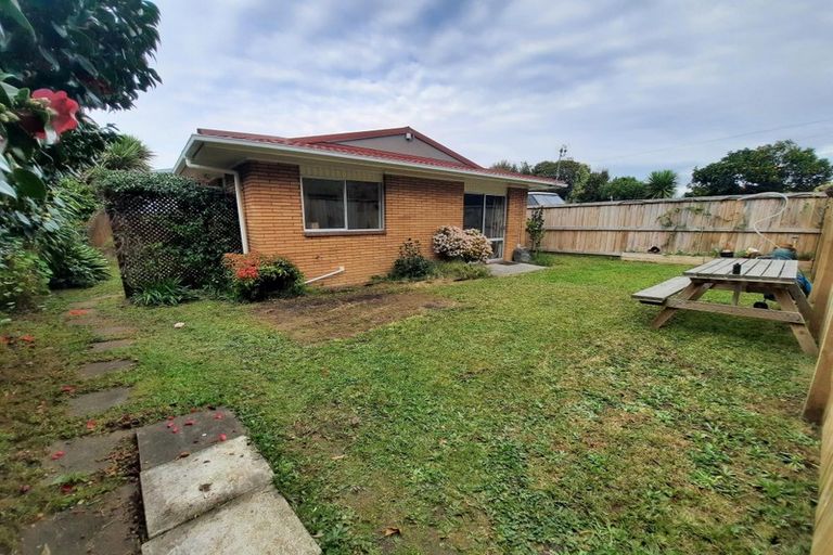 Photo of property in 2/60 Aurea Avenue, Pakuranga, Auckland, 2010