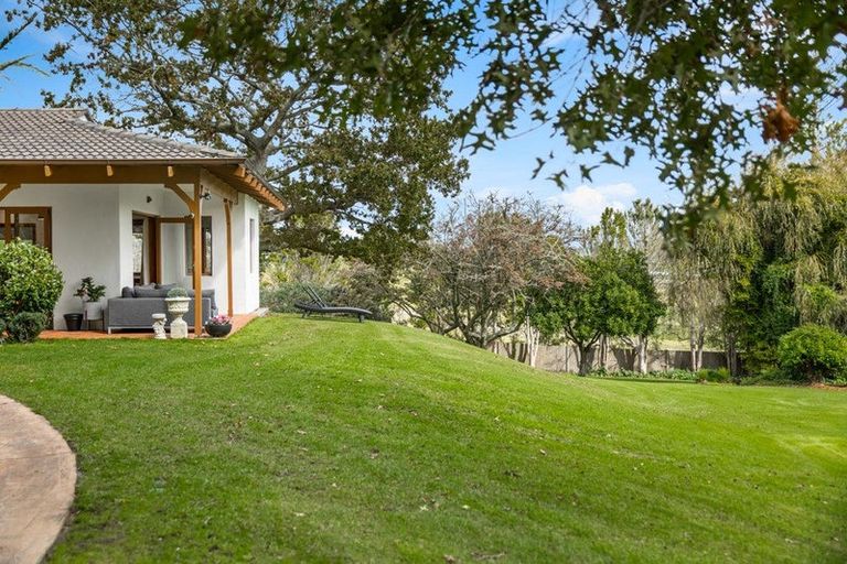 Photo of property in 10 Trig Road, West Harbour, Auckland, 0618