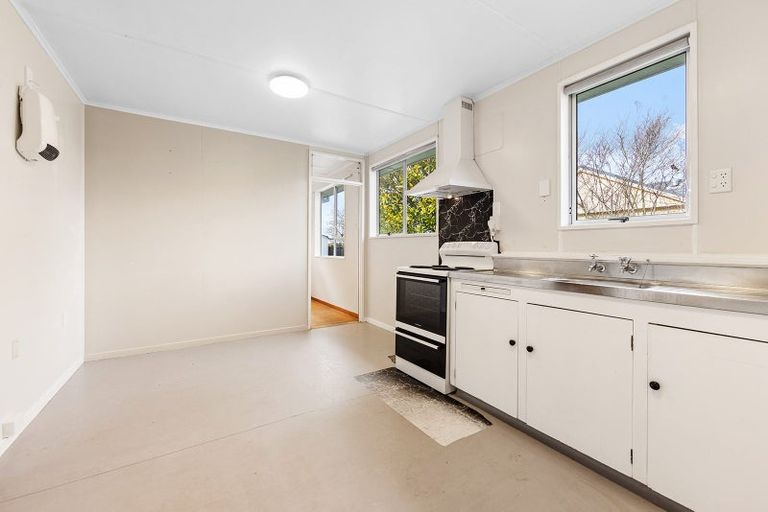 Photo of property in 1/24 Stapletons Road, Richmond, Christchurch, 8013