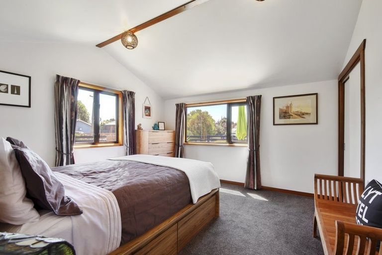 Photo of property in 5 Penfold Square, Leithfield, 7481