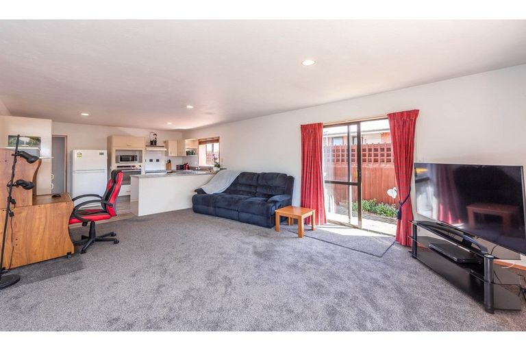 Photo of property in 2/17 Wiremu Street, Redwood, Christchurch, 8051