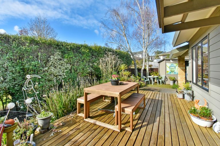Photo of property in 32 Lorelei Place, Opaheke, Papakura, 2113