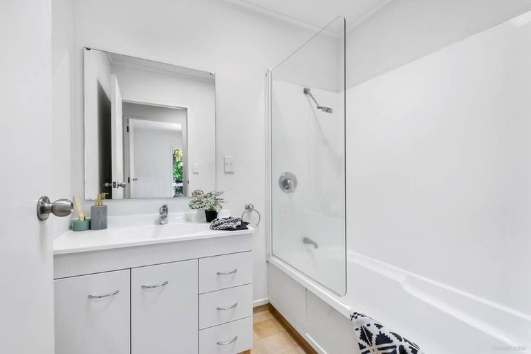 Photo of property in 220/12 Northcross Drive, Oteha, Auckland, 0632