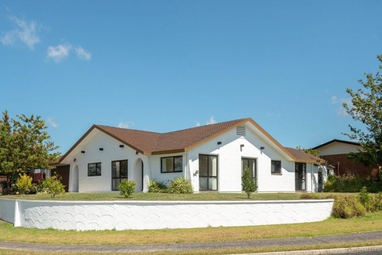 Photo of property in 60 Fairview Place, Te Puke, 3119