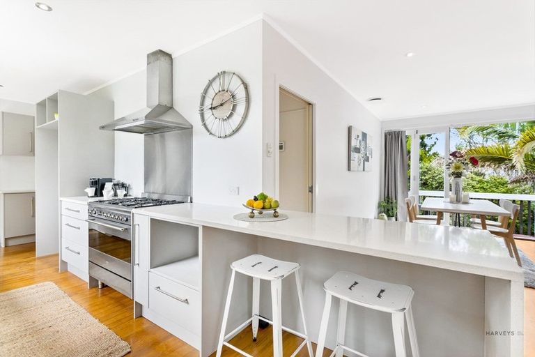 Photo of property in 342 Titirangi Road, Titirangi, Auckland, 0604