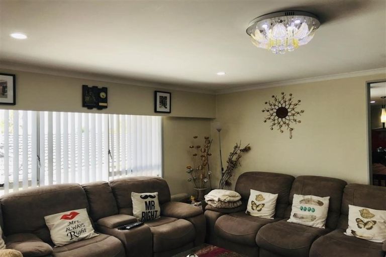 Photo of property in 5 Lendenfeld Drive, Papatoetoe, Auckland, 2025