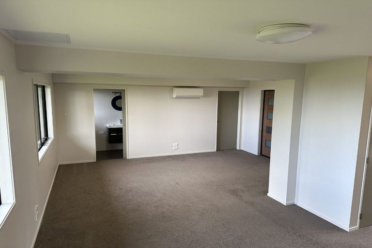 Photo of property in 168a Scenic Drive, Titirangi, Auckland, 0604