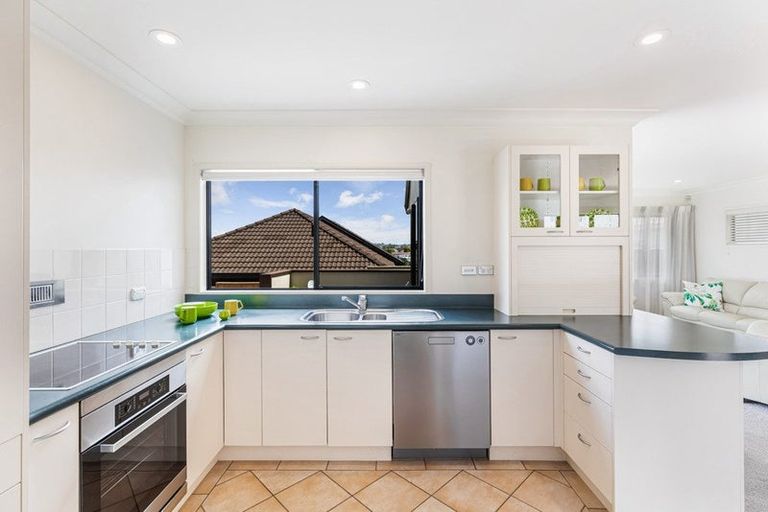 Photo of property in 1/12 Richards Avenue, Forrest Hill, Auckland, 0620