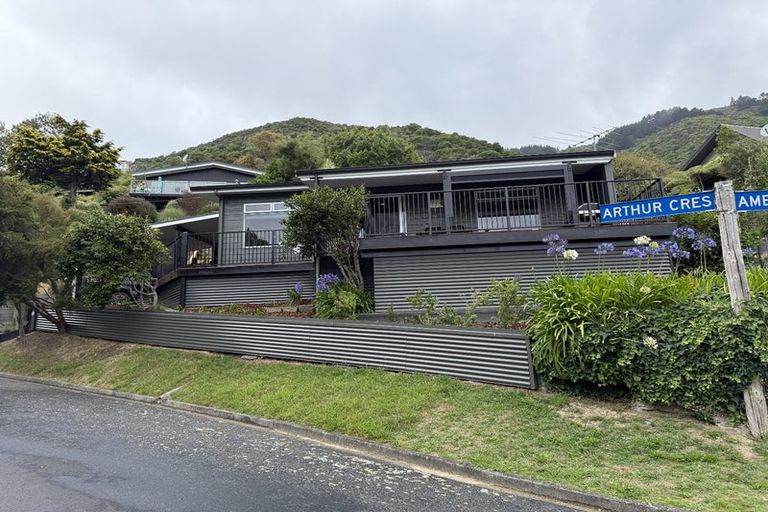 Photo of property in 5a Arthur Crescent, Waikawa, Picton, 7220