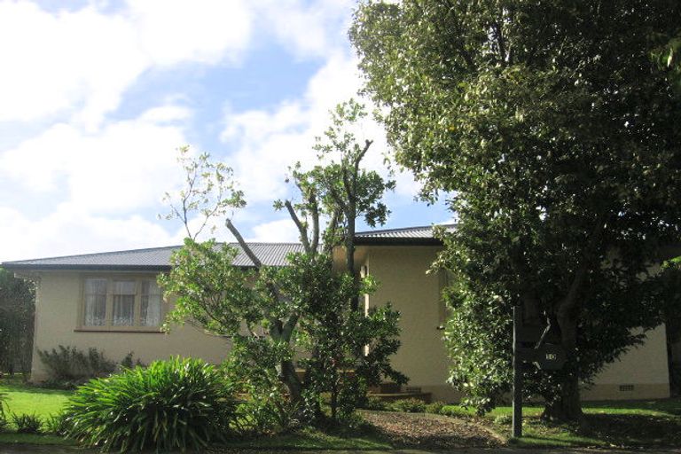 Photo of property in 10 Oriana Place, Highbury, Palmerston North, 4412