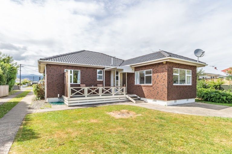 Photo of property in 37 Bowen Street, Levin, 5510