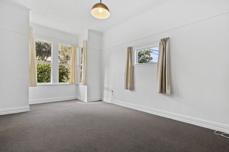 Photo of property in 84 Kilbirnie Crescent, Kilbirnie, Wellington, 6022