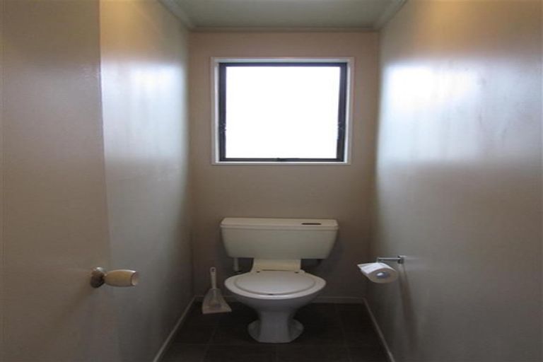 Photo of property in 4/1 Rebecca Rise, Weymouth, Auckland, 2103