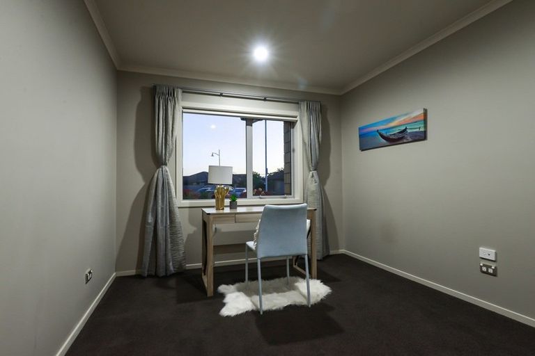 Photo of property in 12 Allgood Place, Rototuna North, Hamilton, 3210