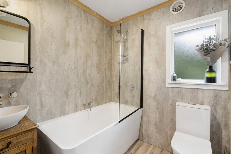 Photo of property in 29 Mcintyre Road, Mangere Bridge, Auckland, 2022