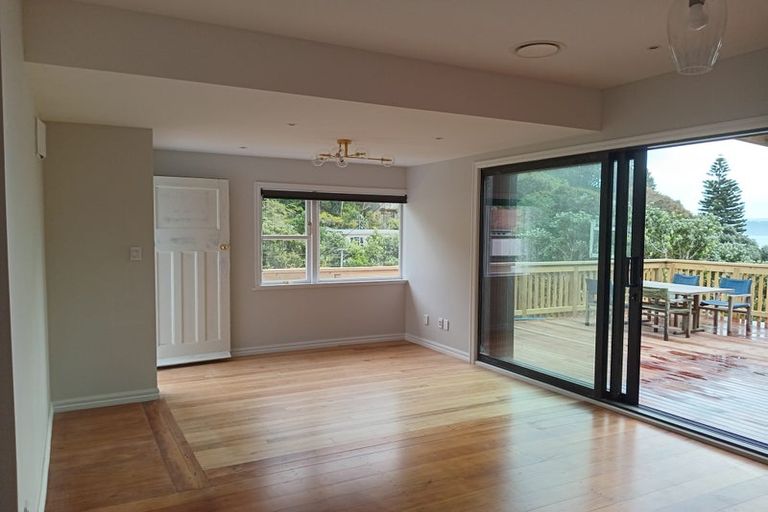 Photo of property in 43 Rona Street, Eastbourne, Lower Hutt, 5013