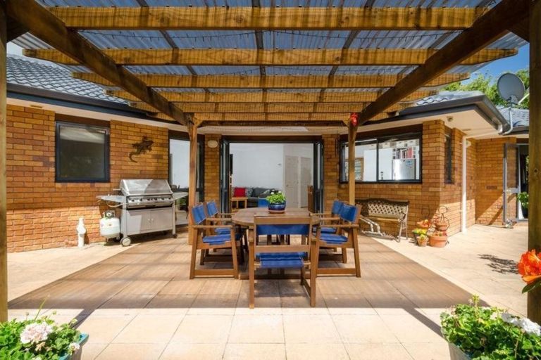 Photo of property in 51 Millstream Drive, Henderson, Auckland, 0610