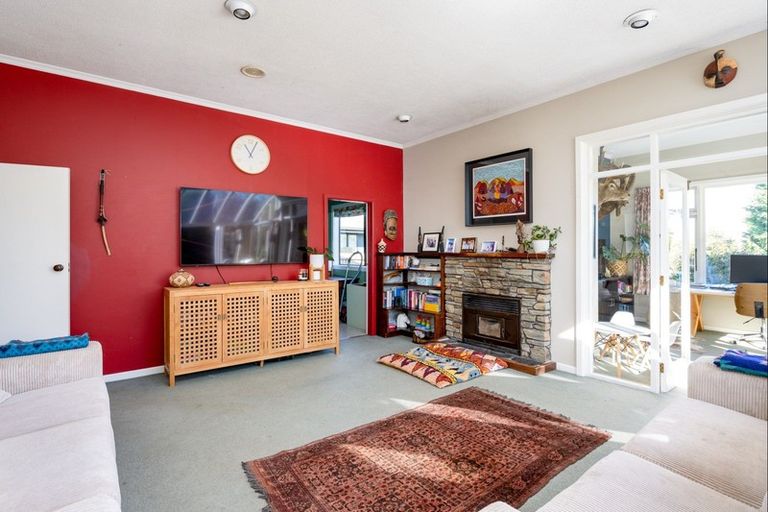Photo of property in 142 Beacon Point Road, Wanaka, 9305