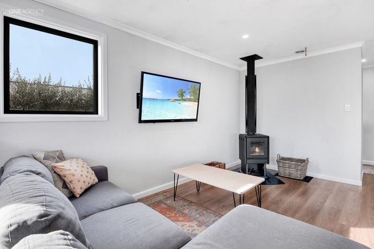 Photo of property in 96 Main North Road, Woodend, 7610