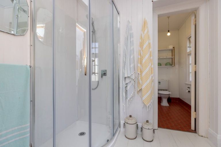 Photo of property in 5 Golf Road, Paraparaumu Beach, Paraparaumu, 5032