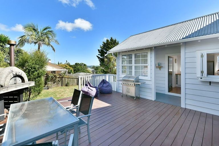 Photo of property in 43 Puriri Street, Helensville, 0800