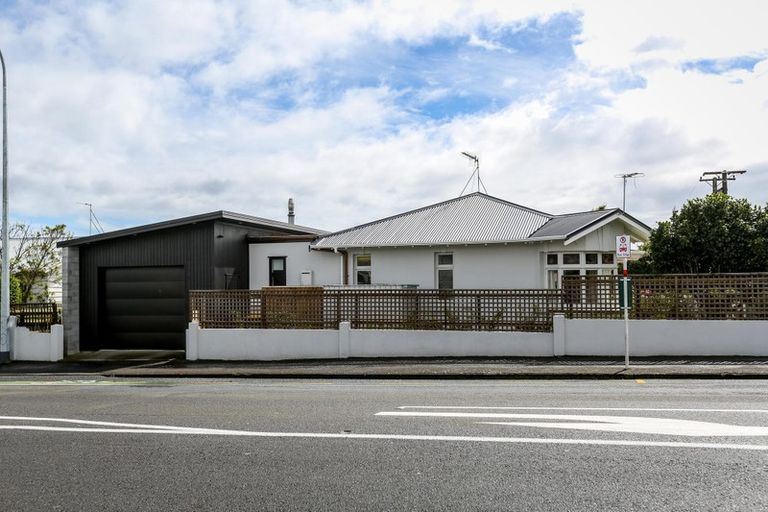 Photo of property in 22 Cutfield Road, New Plymouth, 4310