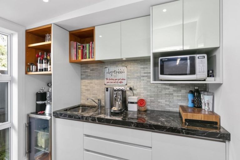 Photo of property in 6 Monaghan Avenue, Karori, Wellington, 6012