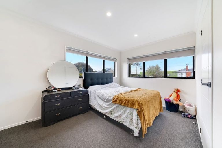 Photo of property in 4a Kelman Road, Kelston, Auckland, 0602