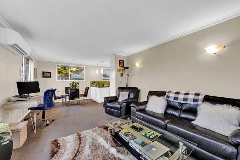 Photo of property in 2/122 Cavendish Road, Casebrook, Christchurch, 8051