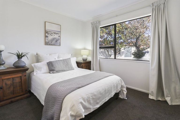 Photo of property in 10 Luxton Place, Rangiora, 7400
