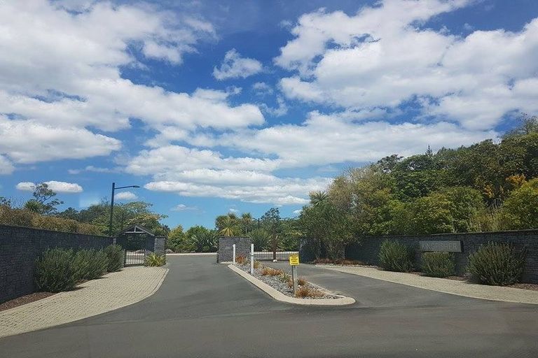 Photo of property in 58 Parawera Drive, Acacia Bay, Taupo, 3330