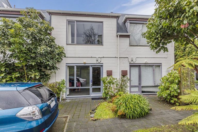 Photo of property in Sherwood Mews, 28b Bidwill Street, Mount Cook, Wellington, 6021