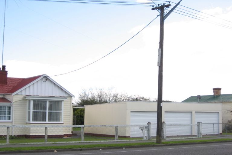 Photo of property in 163 Bridge Street, Bulls, 4818