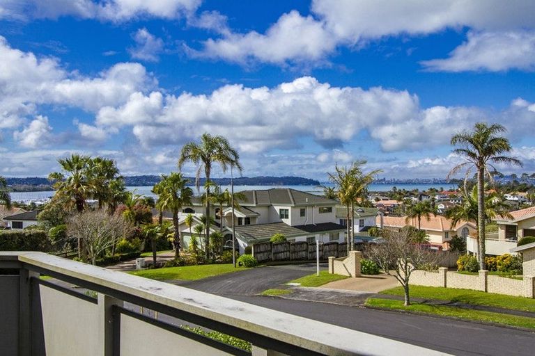 Photo of property in 5 Tornado Place, West Harbour, Auckland, 0618