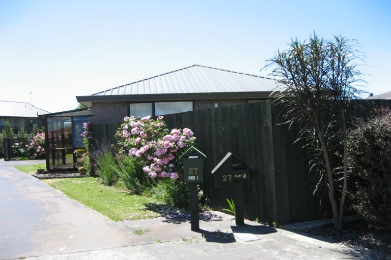 Photo of property in 2/27 Aberfoyle Place, Parklands, Christchurch, 8083