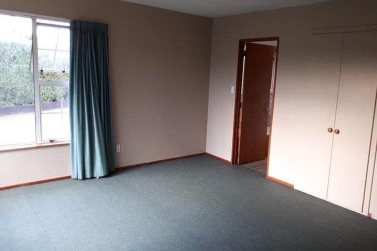 Photo of property in 16 Hewitts Road, Woodend, 7610