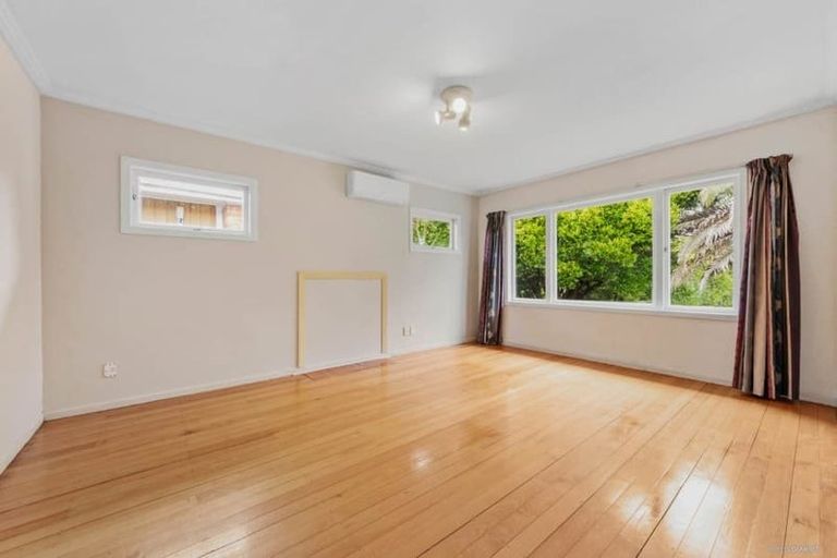Photo of property in 30 Edmonton Road, Henderson, Auckland, 0612
