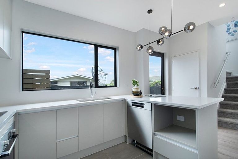 Photo of property in 7b Poto Street, Te Atatu South, Auckland, 0610