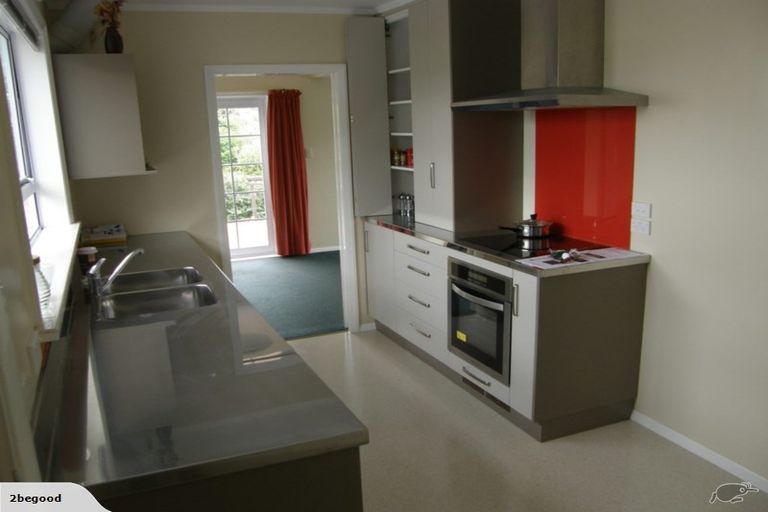 Photo of property in 37 Ranui Terrace, Tawa, Wellington, 5028
